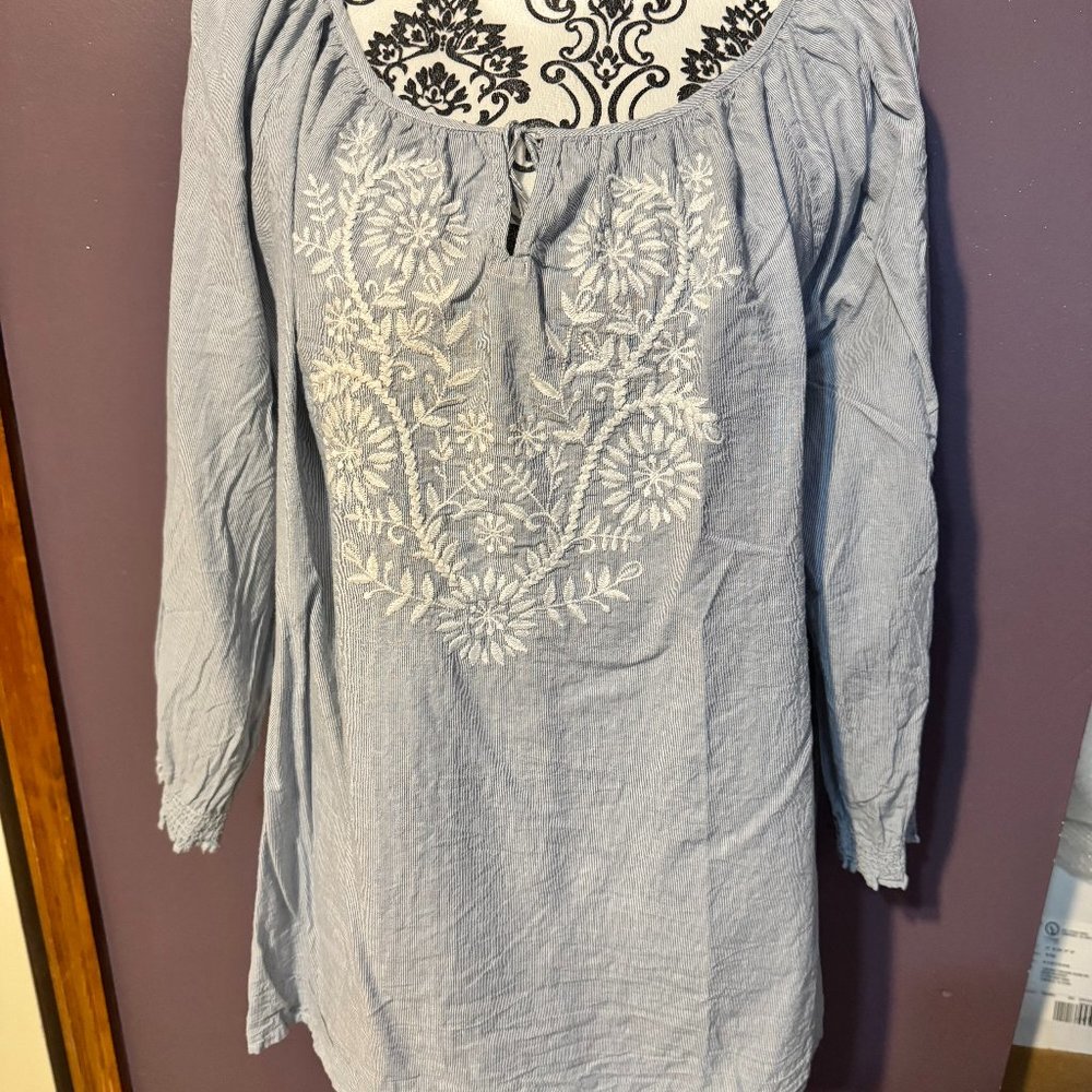 CHAPS 3/4 sleeve embroidered seersucker blouse size XL